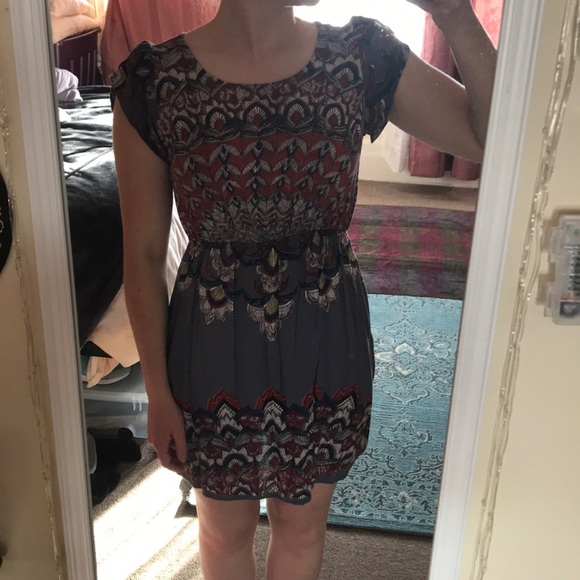 Patterned, Open-Back Dress - Picture 3 of 4